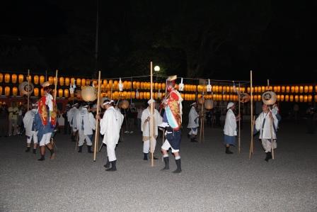 画像　稚児打廻の様子