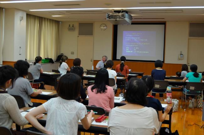 画像　食物アレルギー講演会風景