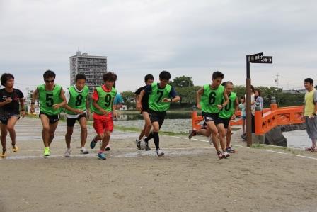 画像　一般男子、40歳以上選考会風景