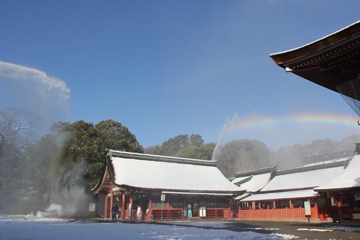 画像　放水銃からの消火風景