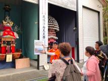 津島神社で天王祭模型庫見学