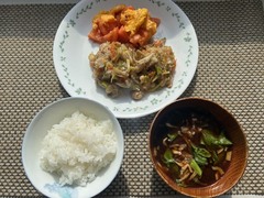 令和8年5月鶏肉と野菜の蒸し和え
