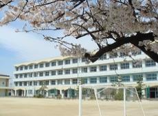 津島市立西小学校の風景