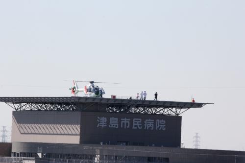 画像　市民病院に着陸する愛知県ドクターヘリ