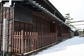 画像　雪化粧の堀田家住宅