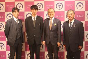 市長表敬訪問の様子（集合写真）