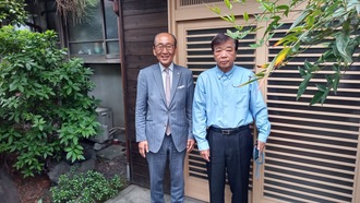 大鹿一八氏